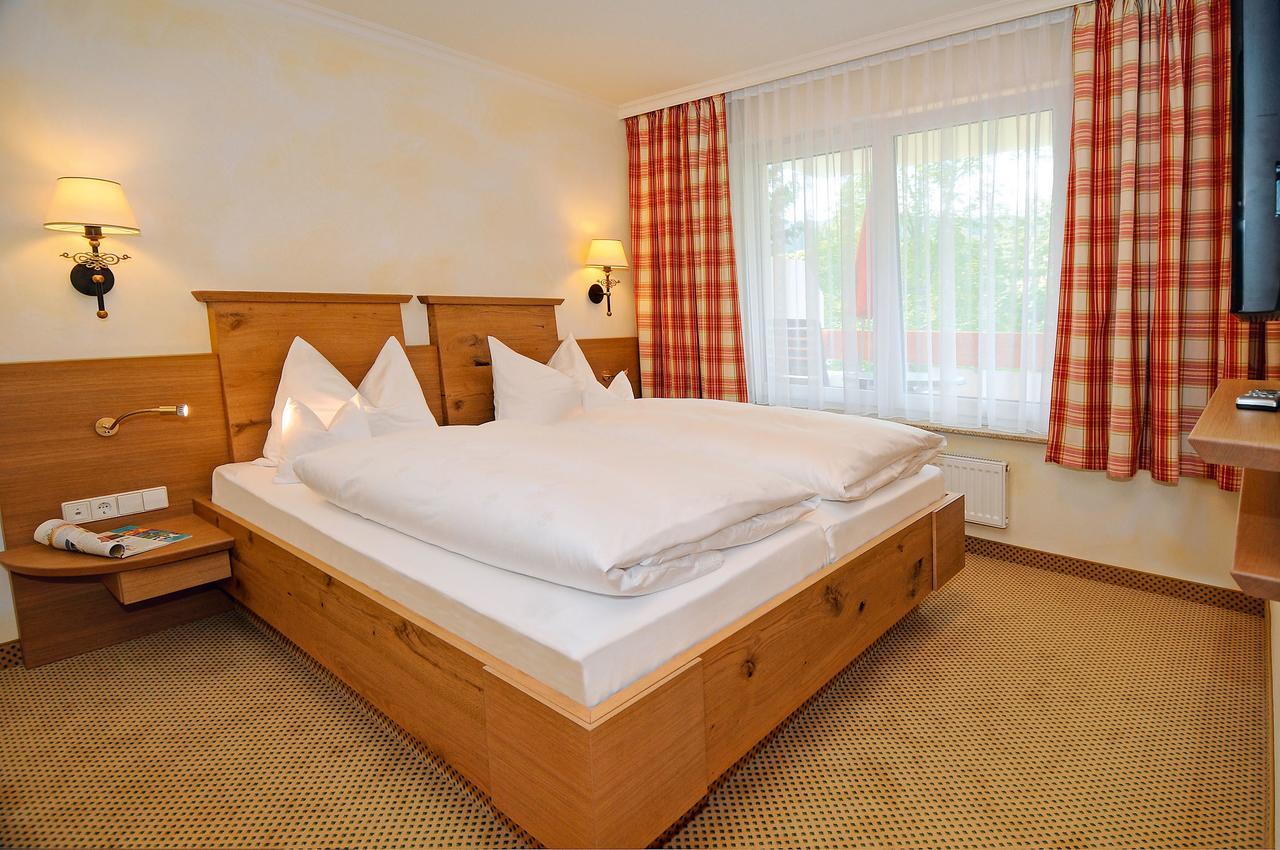 Sonne Hotel Байерсброн Екстериор снимка